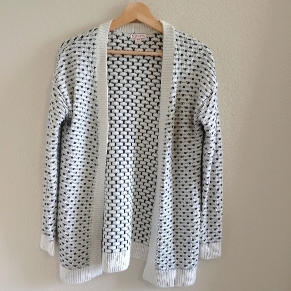 Merona size medium cardigan black and white